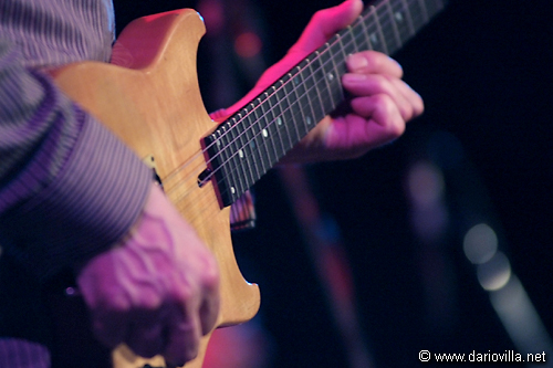 allan_holdsworth07_milano2007