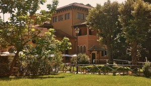 Roma-Villa-Torlonia-Limonaia-Villino-Medioevale-592x338